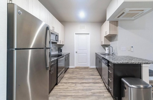 Charlotte Apartment | Landing | Beautiful 1BD, Gym, Clubhouse
