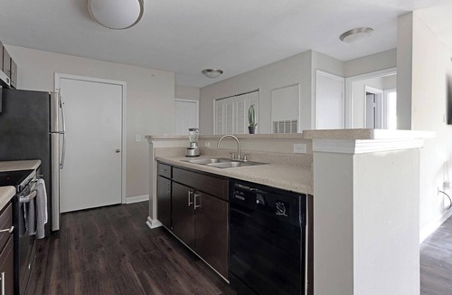 Stockbridge Apartment | Landing | Beautiful 2BD, Gym, Clubhouse