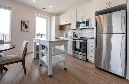Old Town West Apartment | Landing | Beautiful 2BD, Clubhouse, Courtyard
