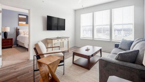 Cordova Apartment | Landing Beautiful 2BD Clubhouse