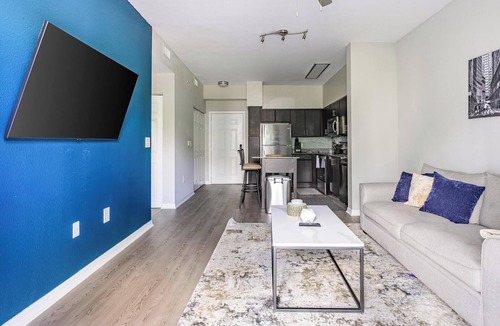 Miramar Apartment | Landing | Beautiful 2BD, Gym, Clubhouse