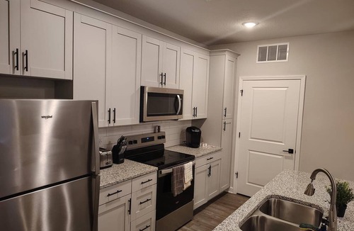 Newberry Apartment | Landing | Beautiful 2BD, Pool, Gym