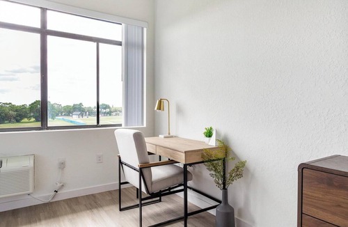 Golden Gate Apartment | Landing | Beautiful Studio, Courtyard, Gym