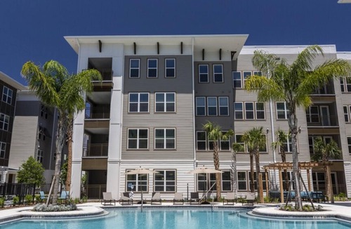 San Marco Apartment | Landing | Beautiful 1BD, Yoga Studio, Gym