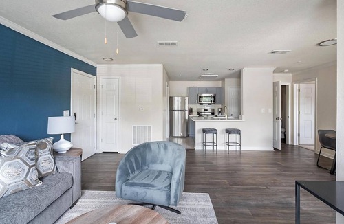 Murfreesboro Apartment | Landing | Beautiful 1BD, Clubhouse, Courtyard