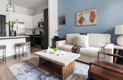 Southbank Apartment | Landing | Chic 1BD, Gym, Rooftop Lounge