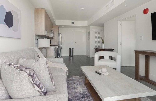 Hialeah Apartment | Landing | Chic 1BD, Gym