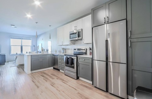 Ithaca Apartment | Landing | Chic 1BD, Gym