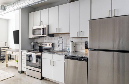 Northwest Pensacola Apartment | Landing | Chic 1BD, Rooftop Lounge, Gym