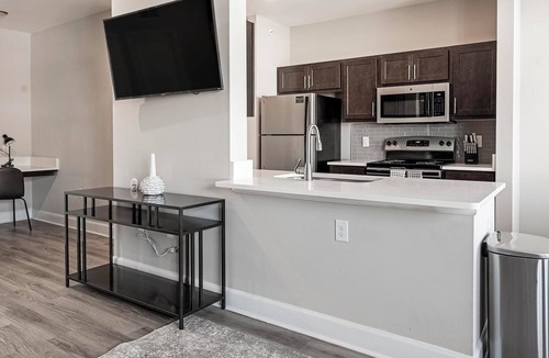 Summerville Apartment | Landing | Chic 1BD, Yoga Studio, Gym