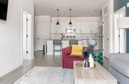 Sugar Hill Apartment | Landing | Chic 2BD, Gym, Pool
