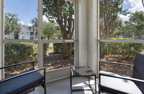 Fruitville Apartment | Landing | Chic 2BD, Gym, Clubhouse