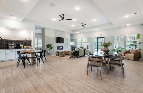 Beaufort Apartment | Landing | Chic 2BD, Gym