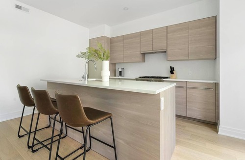 Mount Vernon Square Apartment | Landing | Chic 2BD in Logan Circle