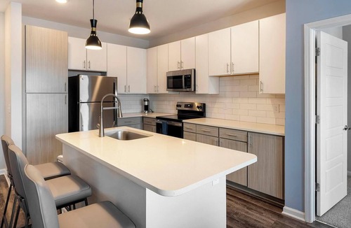 Charlotte Apartment | Landing | Chic 2BD, Pool, Gym