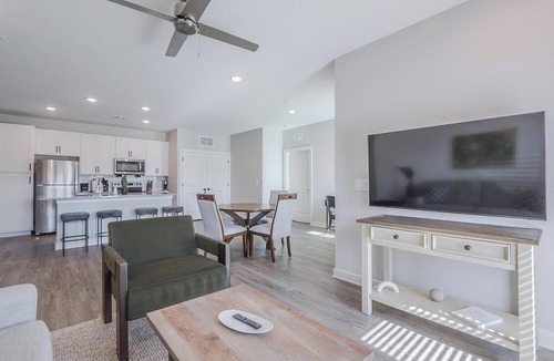 Fort Myers Apartment | Landing | Chic 2BD, Pool