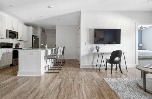 Fort Mill Apartment | Landing | Chic 3BD, Gym, Yoga Studio