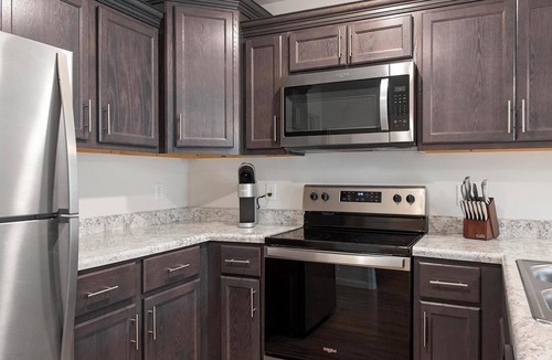 Lyman Apartment | Landing | Incredible 1BD, Pool, Gym