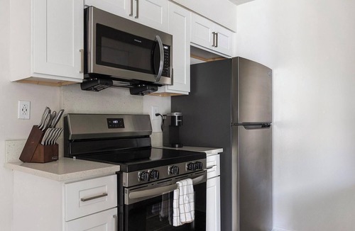 Dunedin Apartment | Landing | Incredible 1BD, Gym