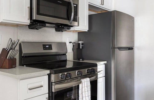 Dunedin Apartment | Landing | Incredible 1BD, Gym