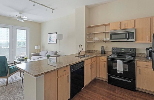 New Pathways Apartment | Landing | Incredible 1BD, Gym, Pool