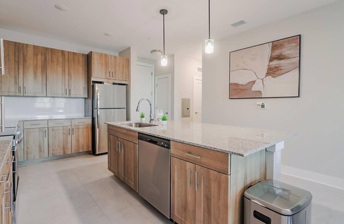 Interchange Square Apartment | Landing | Incredible 1BD, Gym, Clubhouse