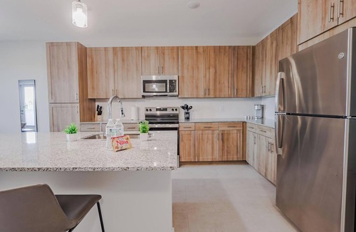 Interchange Square Apartment | Landing | Incredible 1BD, Gym, Clubhouse