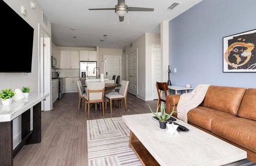The Forum Apartment | Landing | Incredible 2BD, Gym