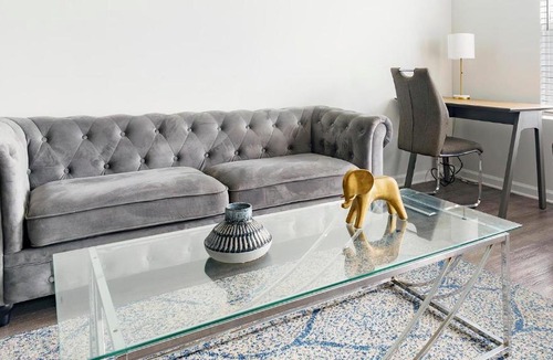 Bloomingdale Apartment | Landing Incredible 2BD Pool Gym