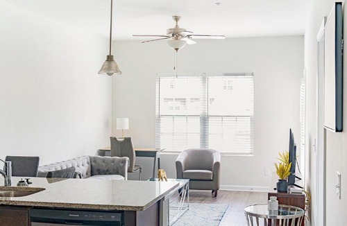Bloomingdale Apartment | Landing Incredible 2BD Pool Gym
