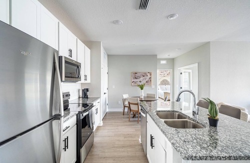 Port Malabar Apartment | Landing | Incredible 2BD, Pool, Gym