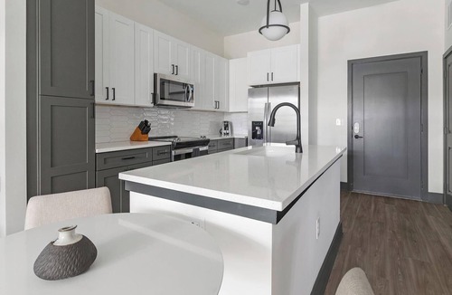 Southbank Apartment | Landing | Incredible 1BD, Yoga Studio, Gym