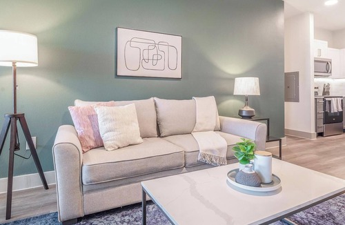 Sanford Apartment | Landing | Modern 1BD, Courtyard, Gym