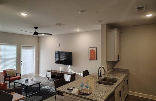 Newberry Apartment | Landing | Modern 1BD, Pool, Gym