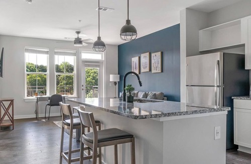 Mableton Apartment | Landing | Modern 1BD, Pool, Gym