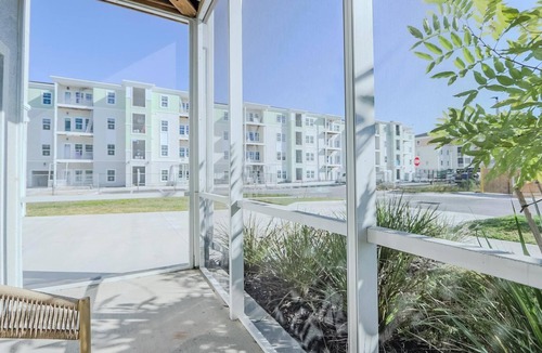 Fort Myers Apartment | Landing | Modern 1BD, Pool