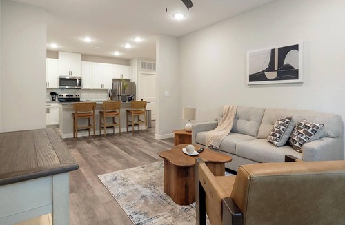 Beaufort Apartment | Landing | Modern 2BD, Gym