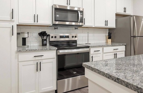 Beaufort Apartment | Landing | Modern 2BD, Gym