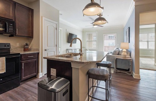 Greer Apartment | Landing | Modern 2BD, Gym, Pool