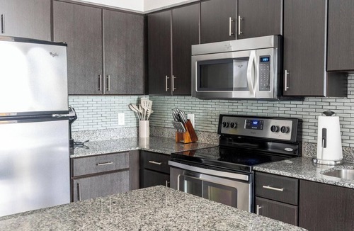 Miramar Apartment | Landing | Modern 2BD, Gym, Clubhouse