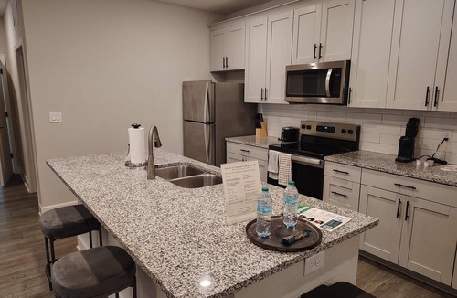 Newberry Apartment | Landing | Modern 2BD, Gym, Pool