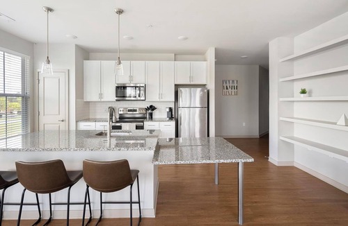 Murfreesboro Apartment | Landing | Modern 2BD, Yoga Studio, Clubhouse