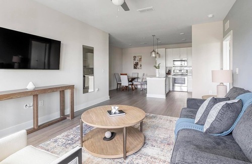 St. Johns Apartment | Landing | Modern 2BD, Gym