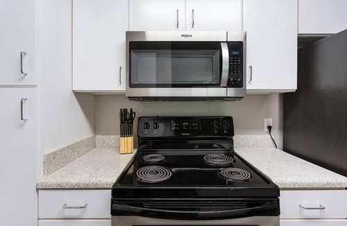 Tallahassee Apartment | Landing | Modern 2BD, Gym, Game Room