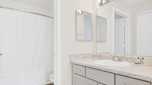 Winston - Salem Apartment | Landing Modern Apartment with Amazing Amenities (ID6949X45)