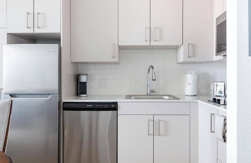 Golden Gate Apartment | Landing | Modern Studio, Courtyard, Clubhouse