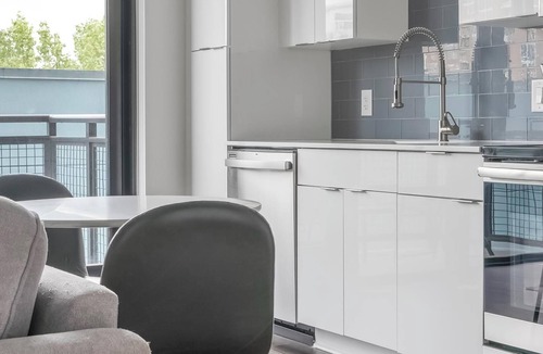 Buckhead Apartment | Landing | Modern Studio, Clubhouse, Pool