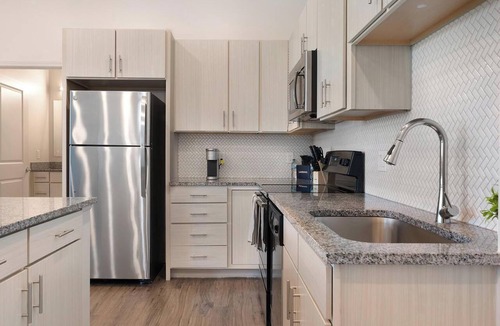 Tarpon Springs Apartment | Landing | Spectacular 2BD, Clubhouse