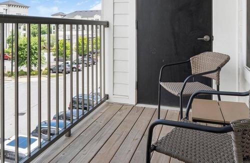 Mableton Apartment | Landing | Spectacular 1BD, Rooftop Lounge, Gym