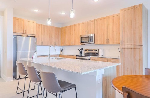 Interchange Square Apartment | Landing | Spectacular 1BD, Clubhouse, Gym